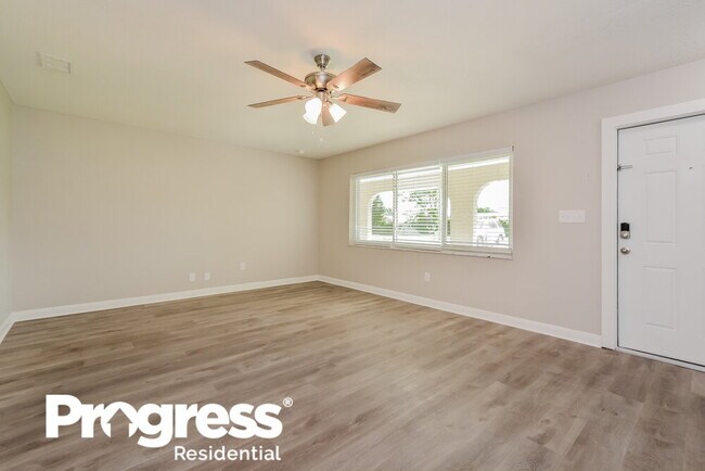 Building Photo - 1640 W Lake Brantley Rd