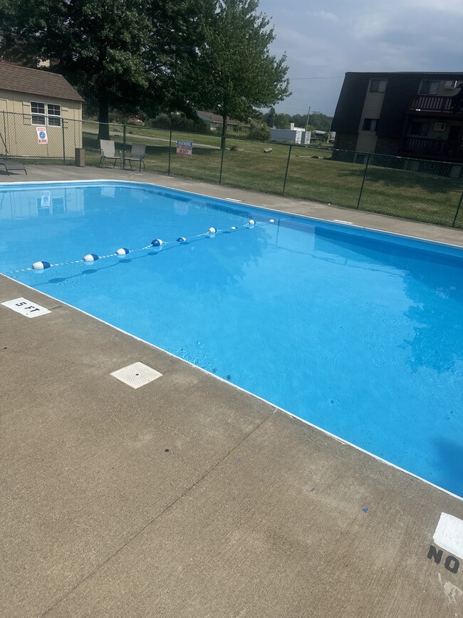 Building Photo - Pinebrook Tower Apartments