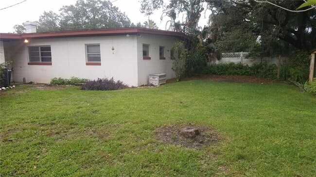 Foto del edificio - 5729 Eggleston Ave