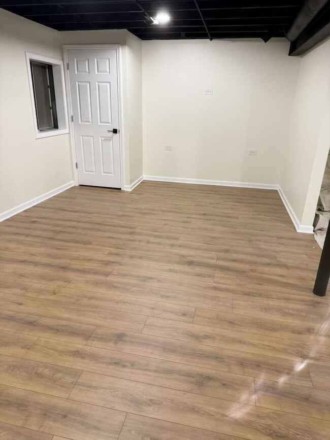 Building Photo - 1640 Hilton Head Dr