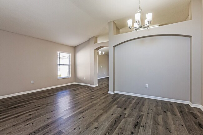 Foto del edificio - 30801 Tremont Dr