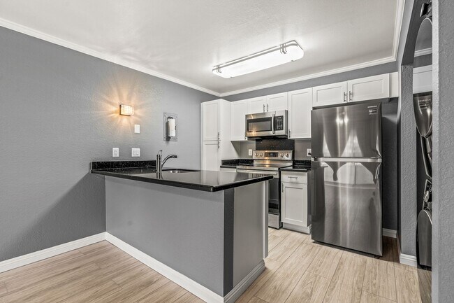 Foto del edificio - Ihona Townhome 1BR, 1BA, 1PKG, AC, W/D