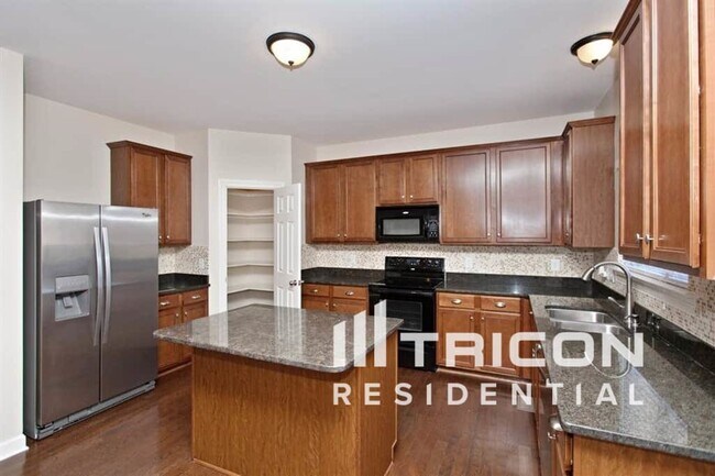 Foto del edificio - 91 Berry Hill Dr