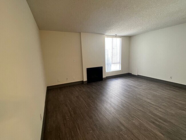 Foto del edificio - 3715 S Canfield Ave