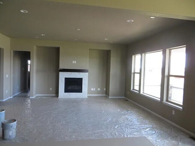 Foto del edificio - Large 5-Bed, 4-Bath Home in Kechter Farm Neighborhood - New Photos Coming Soon!