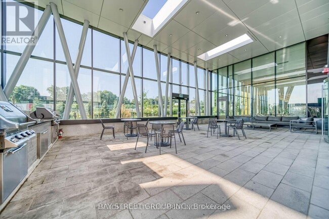 Photo du bâtiment - 95-3995 McMahon Dr