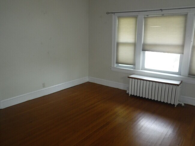 Building Photo - 716 S Taylor Ave
