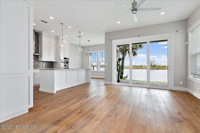 Foto del edificio - 2260 Beach Blvd