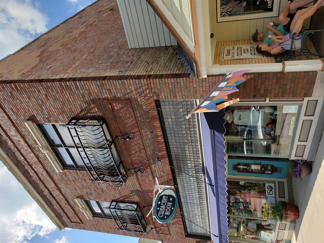 3 br, 2 bath - 413 1/2 Phoenix St - 3 br, 2 bath  - 413 1/2 Phoenix St