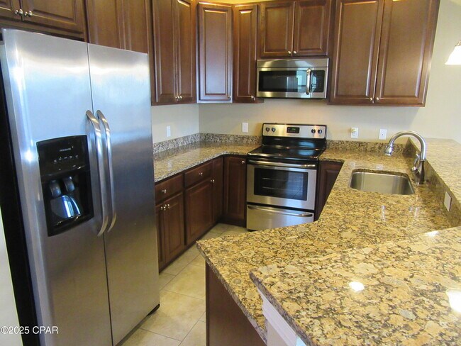Foto del edificio - 2407 Astrid Ln