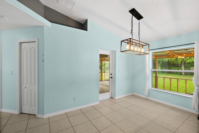 Building Photo - 34 Beaverdam Ln