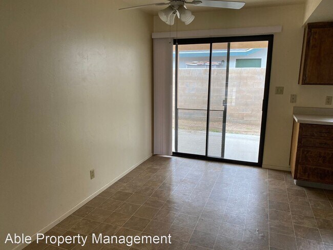 Building Photo - 2831 Steensen St