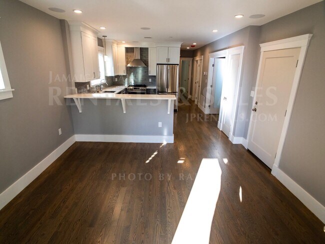 Building Photo - 88 Rossmore Rd