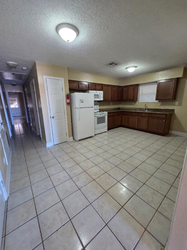 Building Photo - 9110 Morrison Rd