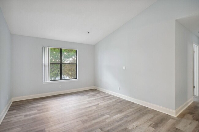 Building Photo - 2315 N Congress Ave