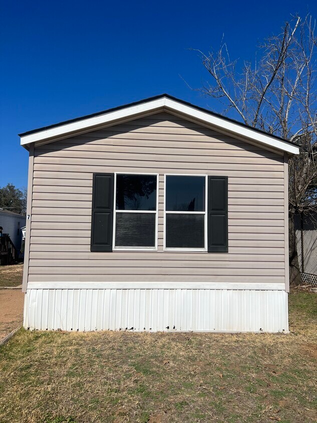 704 E Schubert St, Fredericksburg, TX 78624 House Rental in