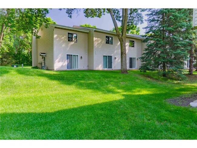 Foto del edificio - 17494 Pond Cir
