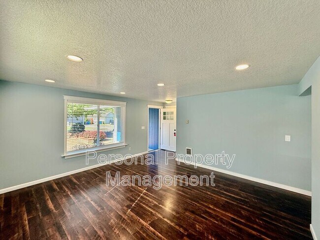 Foto del edificio - 9719 NE 60th Ave