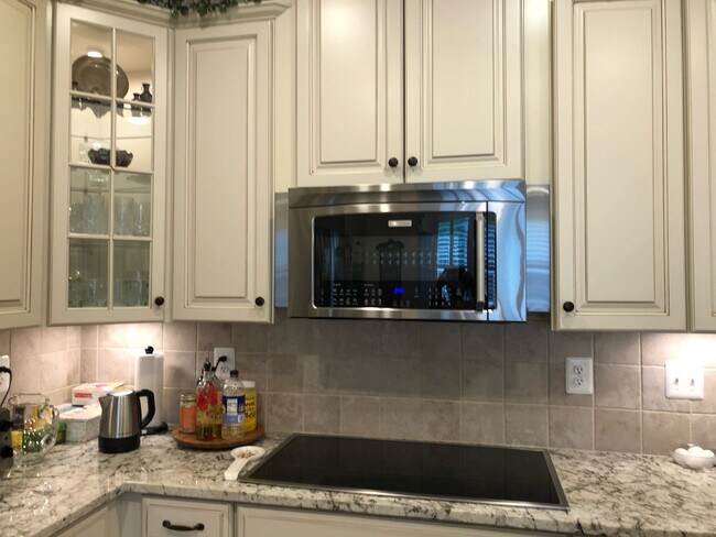 Building Photo - 635 Herndon Pky