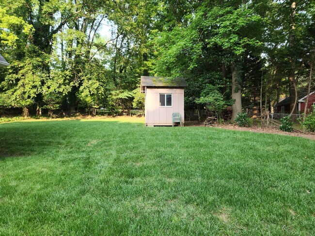 Building Photo - 2700 PENCOYD LN