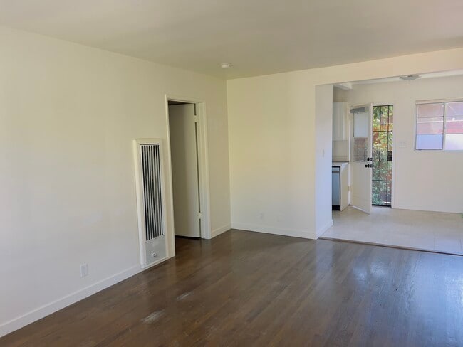 Building Photo - 4247 1/2 S Centinela Ave
