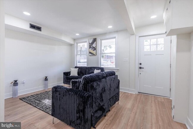 Foto del edificio - 4702 Meade St NE