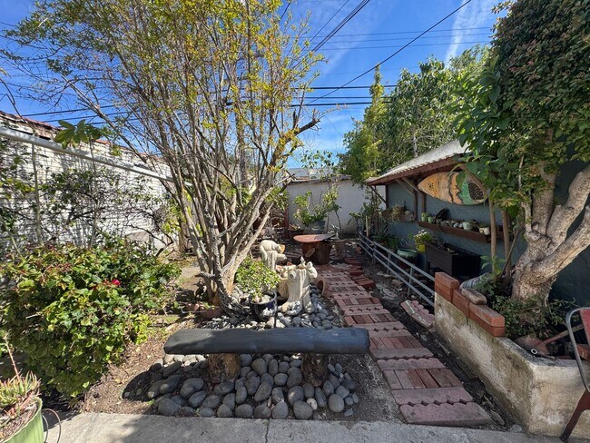 Foto del edificio - 1344 S Hudson Ave