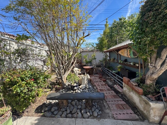 Building Photo - 1344 S Hudson Ave