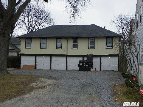 Garages - 22 Lawrence Ave