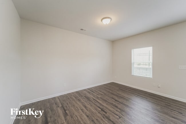 Building Photo - 10712 Rivergate Dr NW