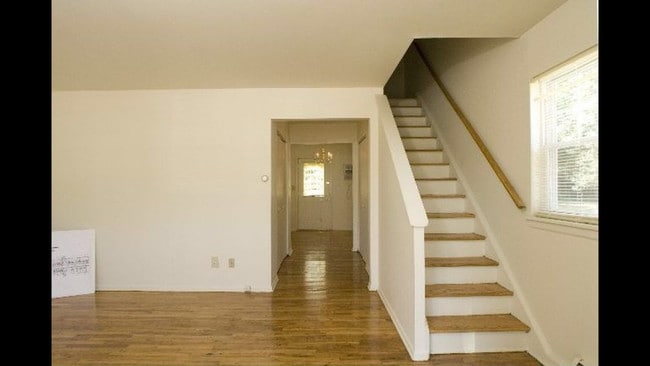 Building Photo - 231a W Ridgewood Ave
