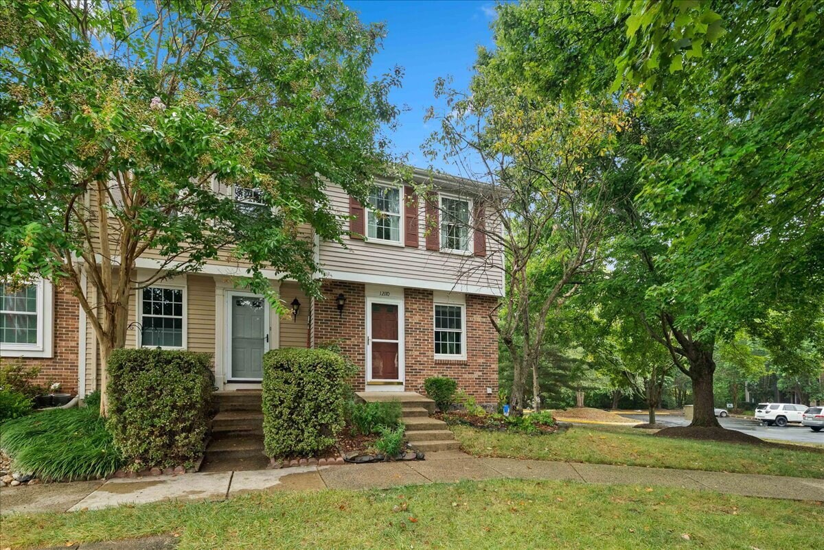 Primary Photo - "Charming 2-Bed Townhouse with great upgra...