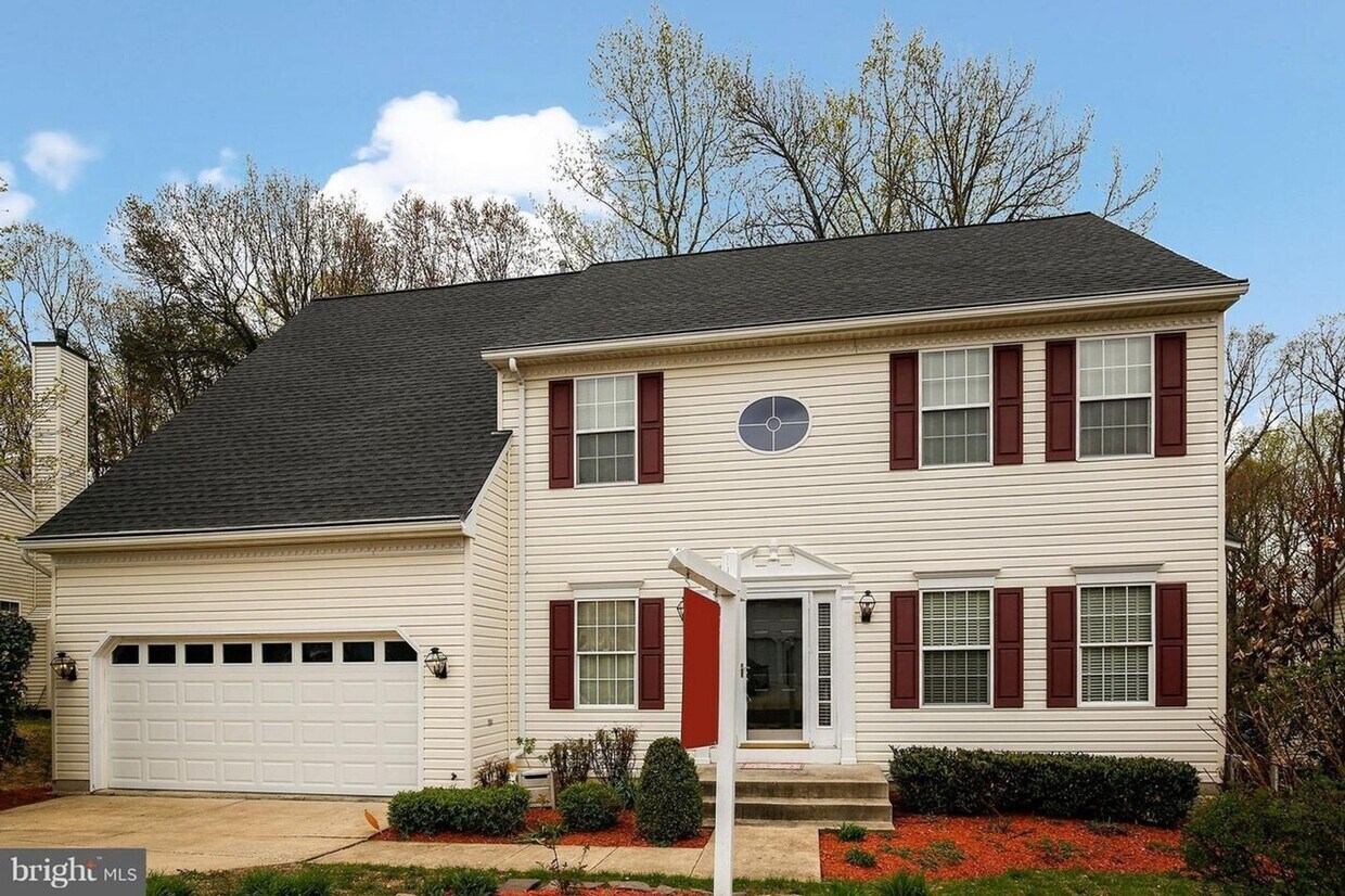 Primary Photo - Magnificent 4 Bedroom Single Family Home i...