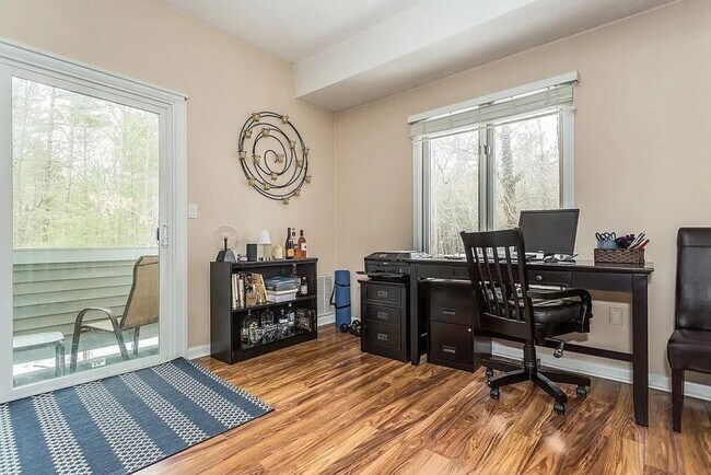 Foto del edificio - 118 Burkhall St