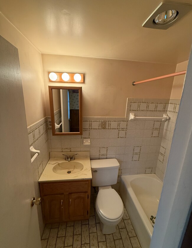 Foto del edificio - 4518 Lawrence St