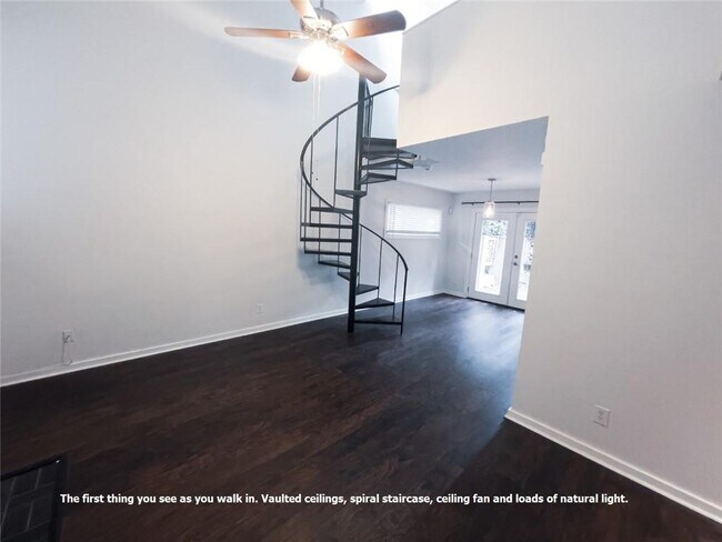 Foto del edificio - 836 St Charles Ave NE