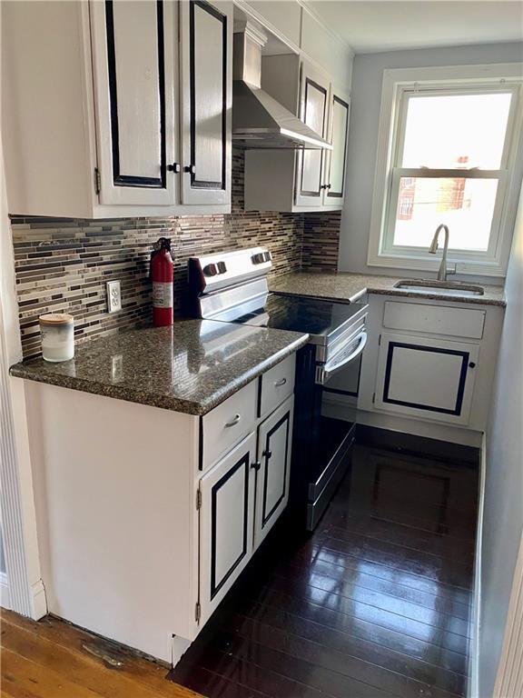 Building Photo - 219 Bucklin St