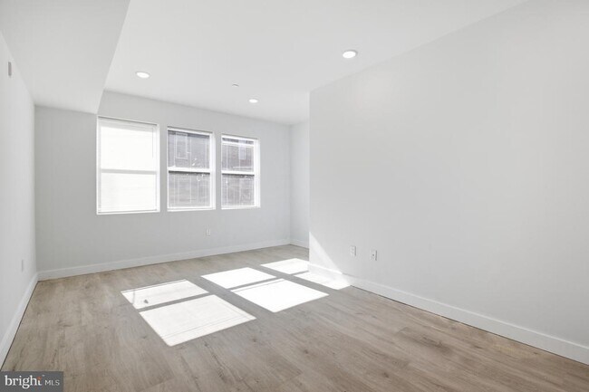 Building Photo - 2326 N 16th St