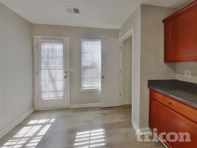 Foto del edificio - 225 Lossie Ln