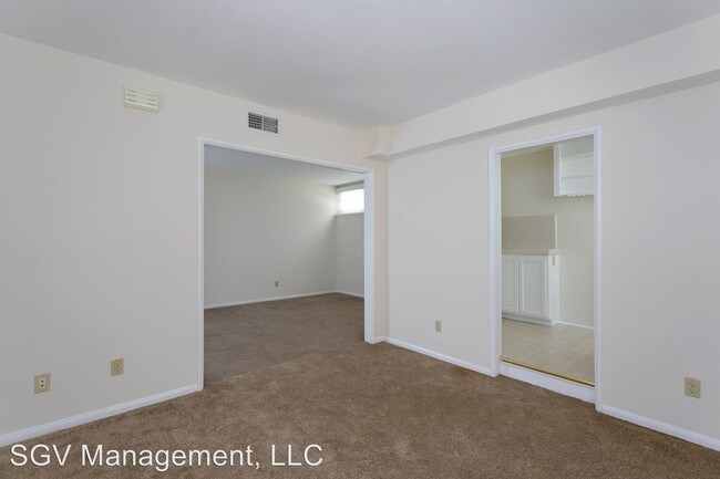 Building Photo - 953 S Marengo Ave