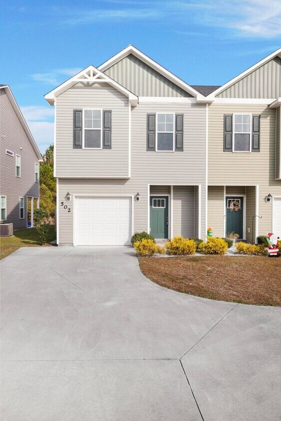 Foto principal - Townhouse For Rent in Holly Ridge