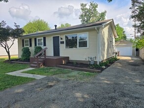 Building Photo - 9809 Old 6 Mile Ln
