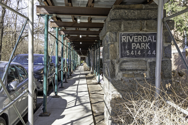 Walkway - Riverdale Park