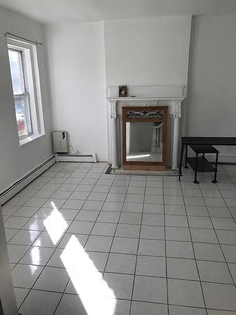 Foto del edificio - 12 Van Reipen Ave