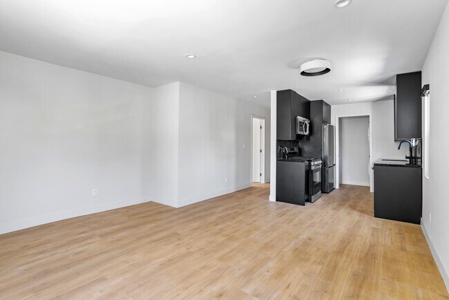 Building Photo - 266 S Park View St