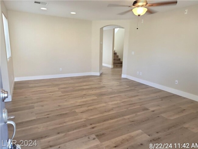 Building Photo - DON'T PASS THIS ONE UP!! SUPER CUTE HOME W...