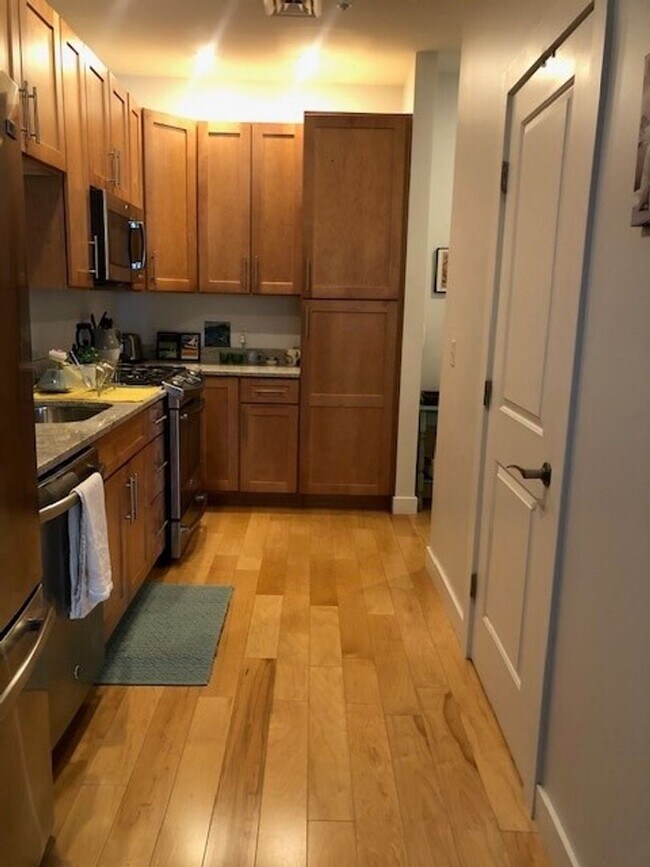 Foto del edificio - Studio Available September 1st!! - Fully Furnished - Great Portland Location!