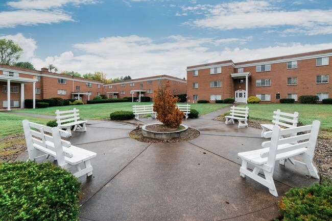 Interior Photo - Craigdell Gardens