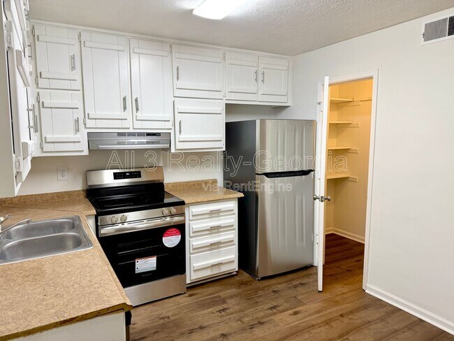 Foto del edificio - 470 S Jeff Davis Dr