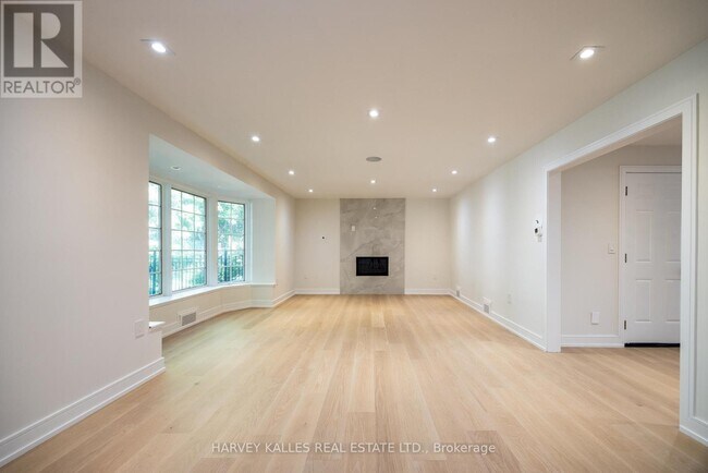 Building Photo - 354 Bessborough Dr